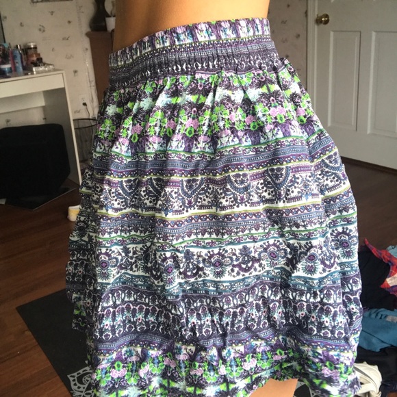 Skirt never worn - Picture 2 of 3